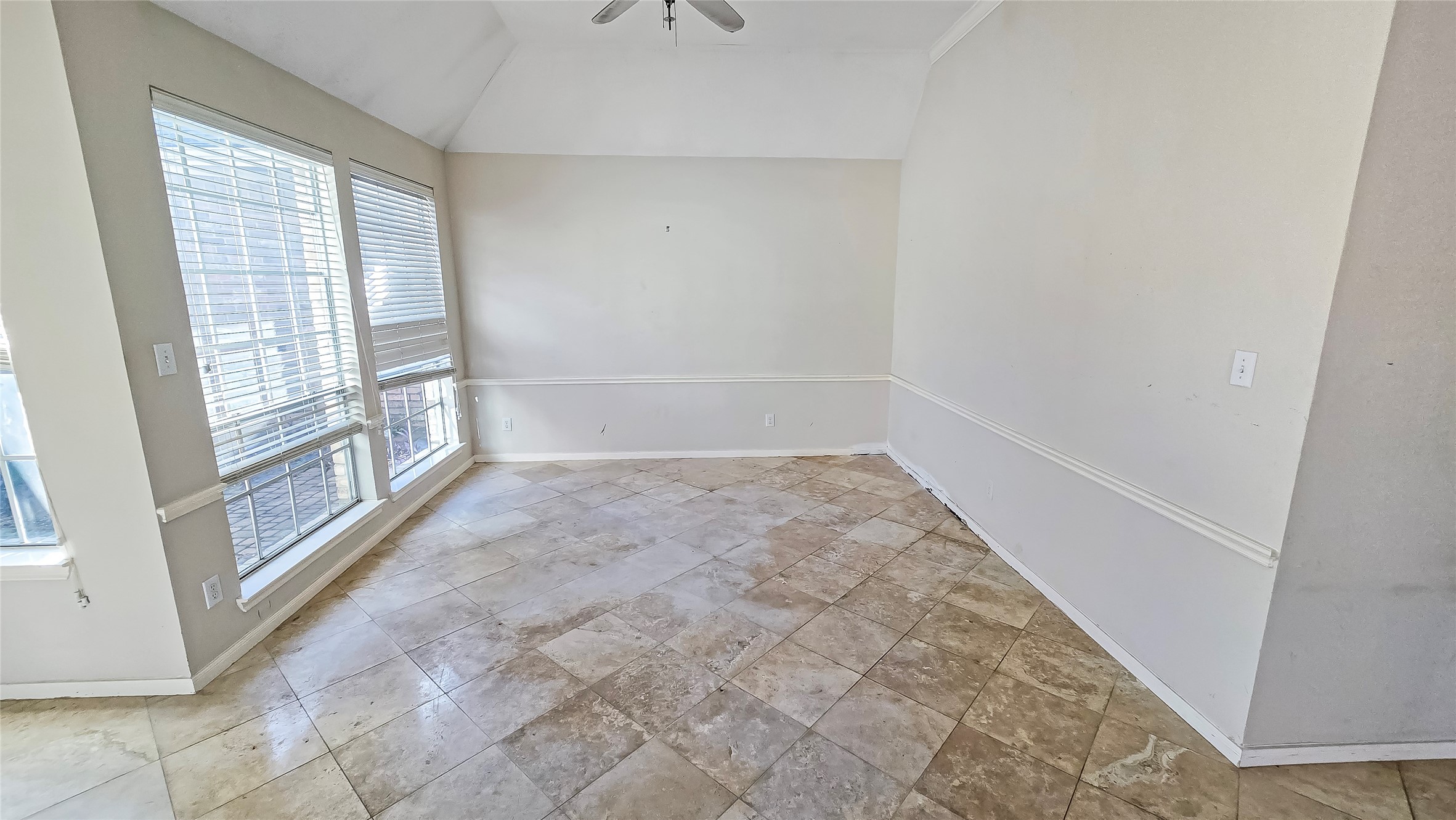 2939 Rosefield Drive Houston, TX 77080 - Photo 17 of 27