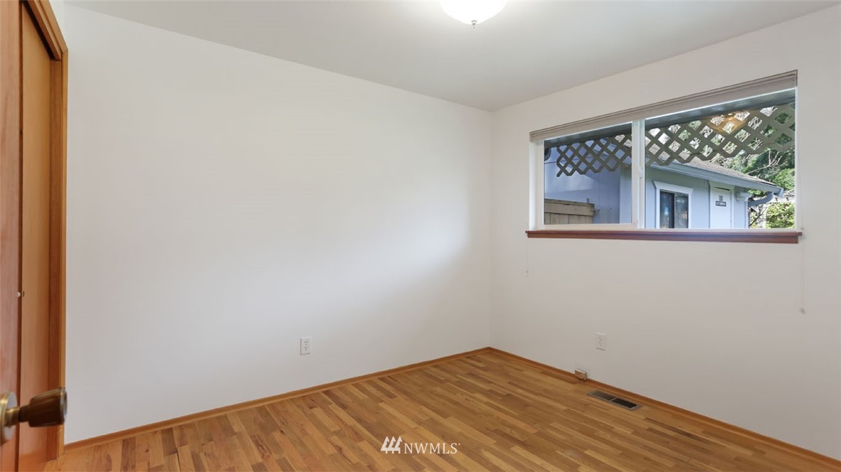 2420 Northeast 25th Street Renton, WA 98056 - Photo 11 of 25