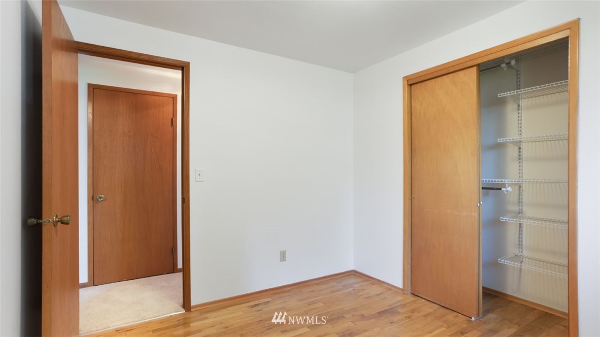 2420 Northeast 25th Street Renton, WA 98056 - Photo 16 of 25