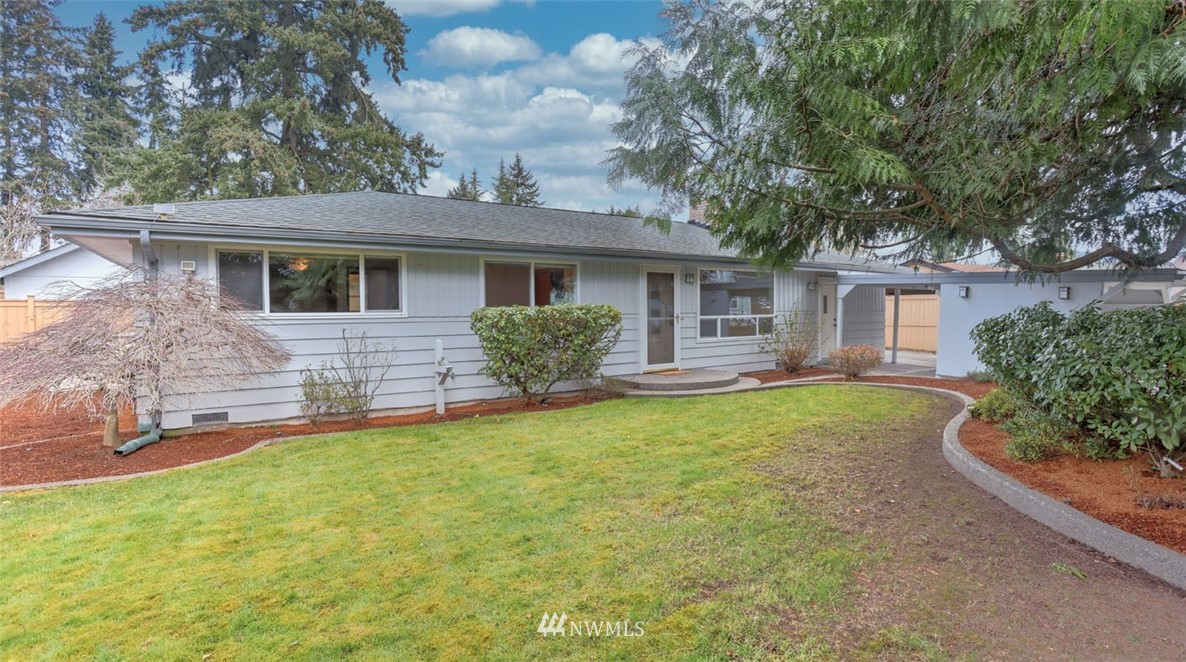 2420 Northeast 25th Street Renton, WA 98056 - Photo 3 of 25
