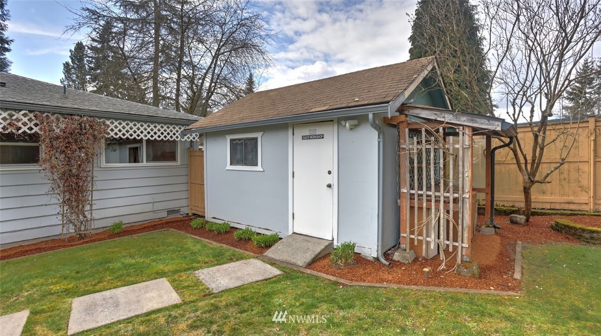 2420 Northeast 25th Street Renton, WA 98056 - Photo 24 of 25