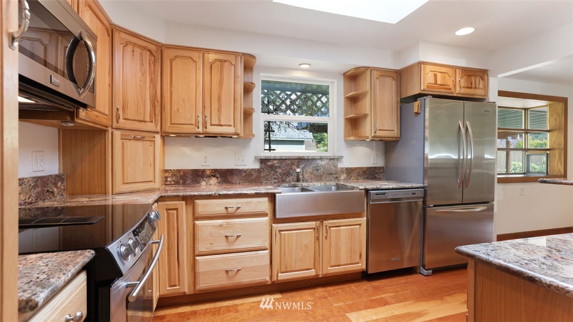 2420 Northeast 25th Street Renton, WA 98056 - Photo 7 of 25