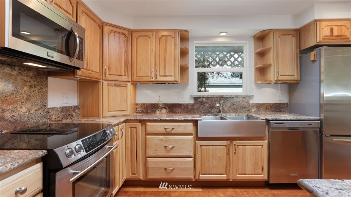 2420 Northeast 25th Street Renton, WA 98056 - Photo 8 of 25