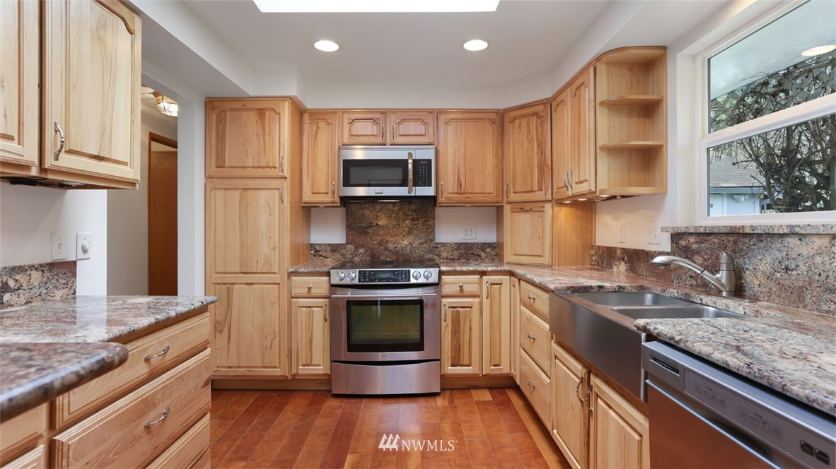 2420 Northeast 25th Street Renton, WA 98056 - Photo 9 of 25