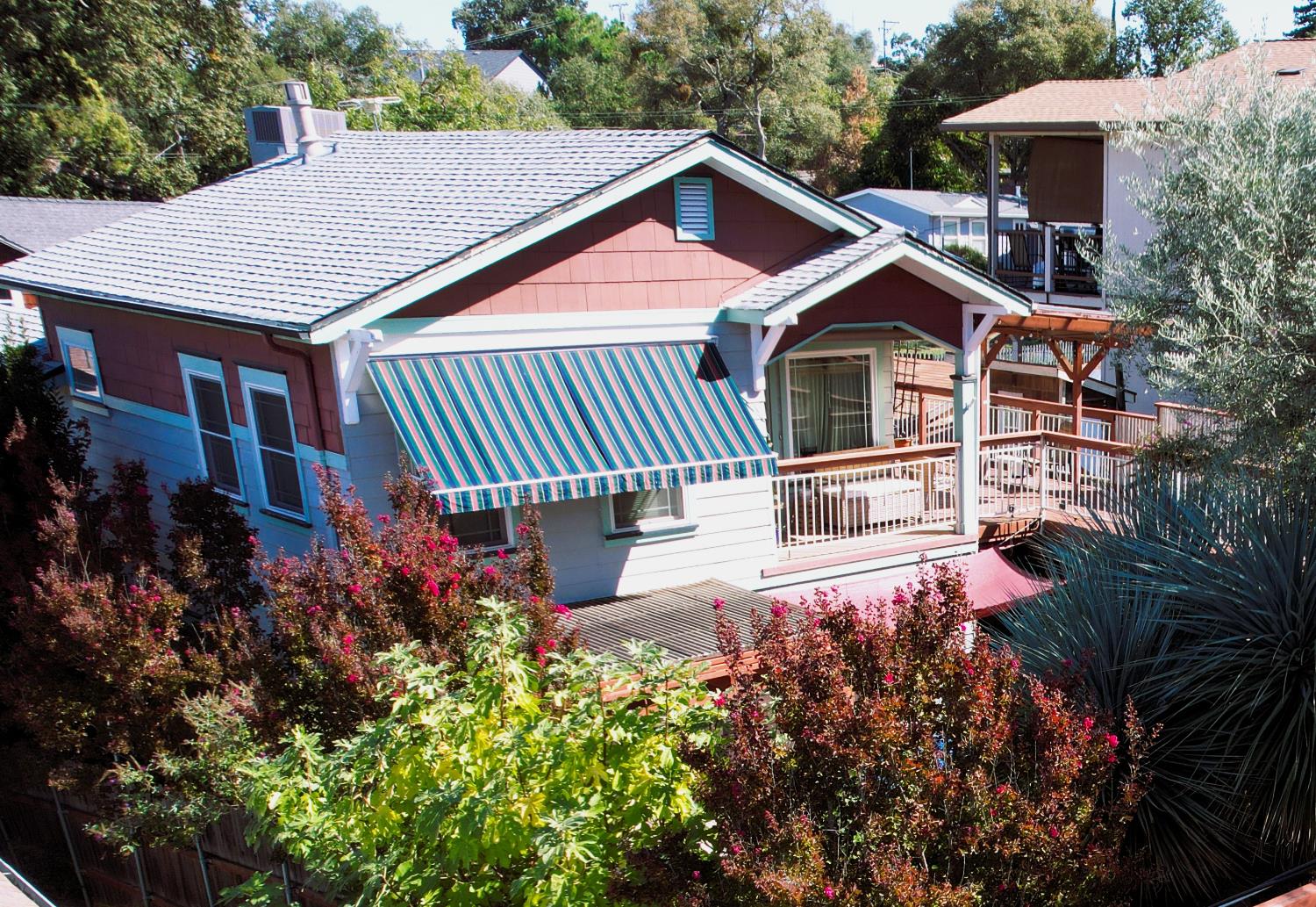126 Center Street Jackson, CA 95642 - Photo 4 of 79 a front view of a house with a yard