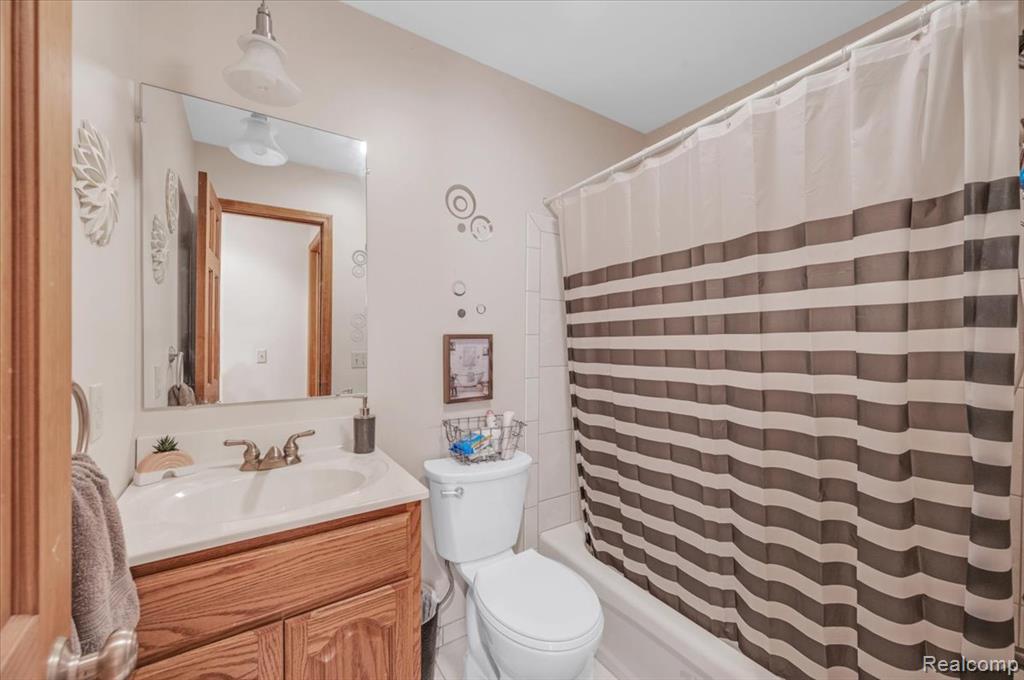 2551 Marathon Road Lapeer, MI 48446 - Photo 25 of 33