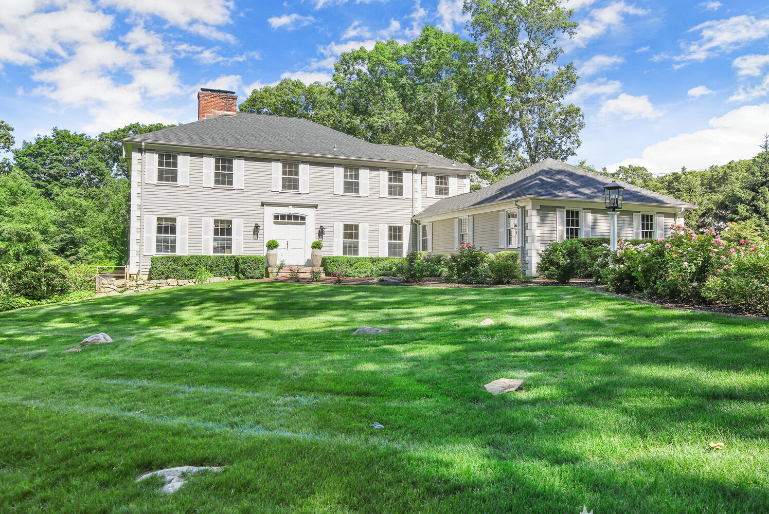 289 Laurel Road New Canaan, CT 06840 - Photo 1 of 42 Front