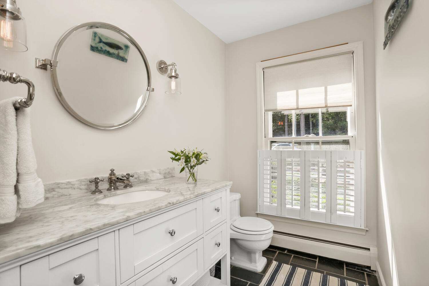 289 Laurel Road New Canaan, CT 06840 - Photo 15 of 42 289 Laurel Rd New Canaan CT-large-059-06