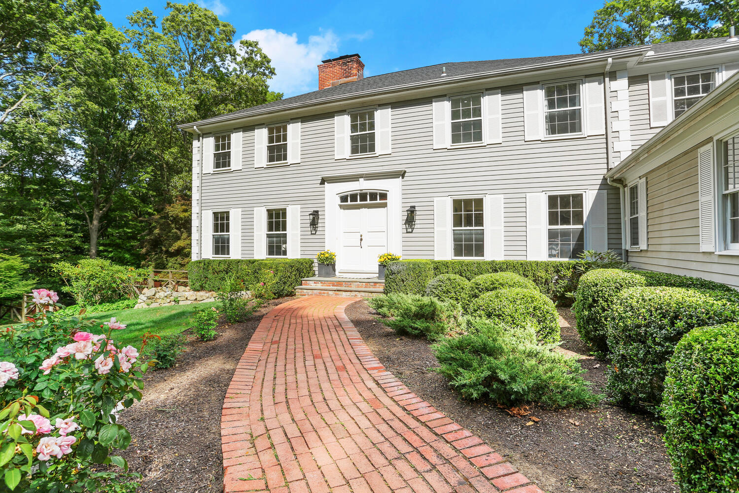 289 Laurel Road New Canaan, CT 06840 - Photo 3 of 42 289 Laurel Rd New Canaan CT-large-079-08