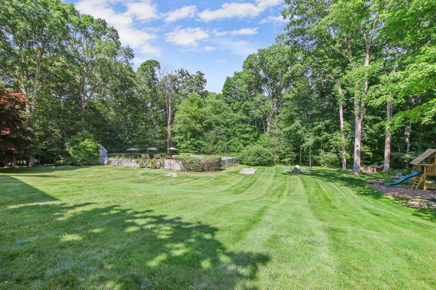 289 Laurel Road New Canaan, CT 06840 - Photo 38 of 42 289 Laurel Rd New Canaan CT-large-012-01