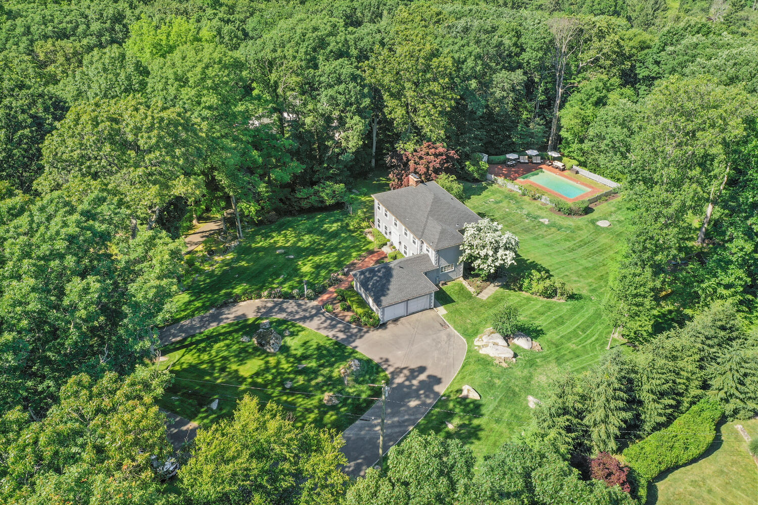 289 Laurel Road New Canaan, CT 06840 - Photo 4 of 42 289 Laurel Rd New Canaan CT-large-025-02