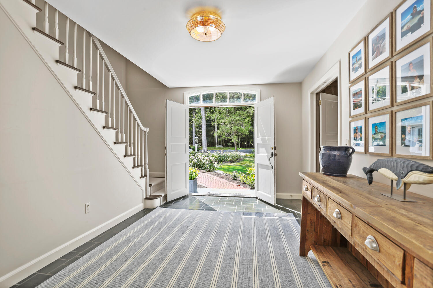 289 Laurel Road New Canaan, CT 06840 - Photo 5 of 42 289 Laurel Rd New Canaan CT-large-045-04