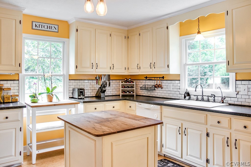 1225 Grapevine Road Sandston, VA 23150 - Photo 3 of 31 Gallery Image 3