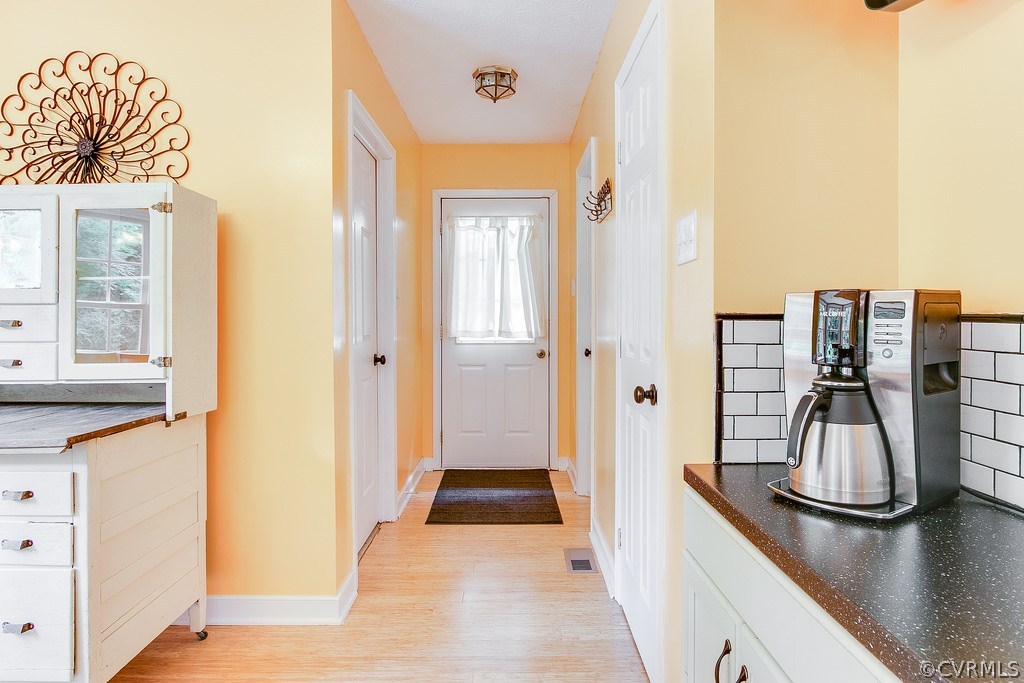 1225 Grapevine Road Sandston, VA 23150 - Photo 5 of 31 Gallery Image 5