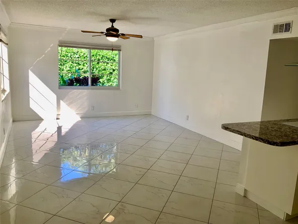 $259,000 | 639 West Oakland Park Boulevard, Unit 104D, Oakland Park, FL 33309