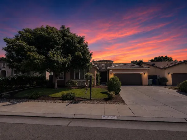 $549,000 | 3742 Wrenwood Avenue, Clovis, CA 93619