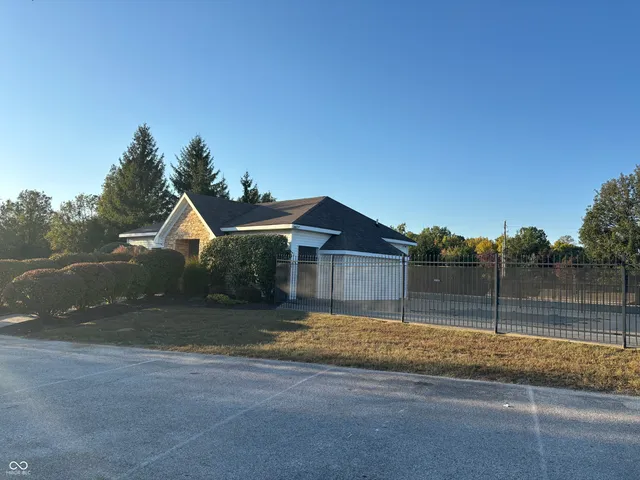 $332,500 | 10298 Yosemite Lane, Indianapolis, IN 46234