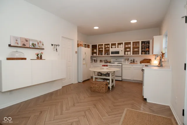 $332,500 | 10298 Yosemite Lane, Indianapolis, IN 46234