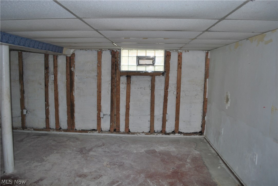 8017 Snow Road Parma, OH 44129 - Photo 21 of 23