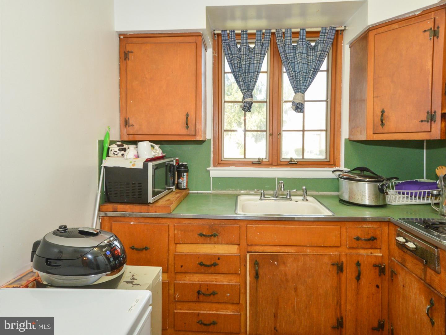 1216 Rhawn Street Philadelphia, PA 19111 - Photo 11 of 25 Gallery Image 11