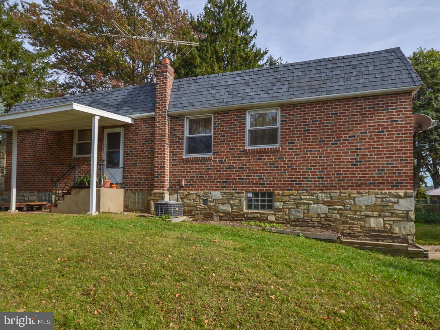 1216 Rhawn Street Philadelphia, PA 19111 - Photo 4 of 25 Gallery Image 4