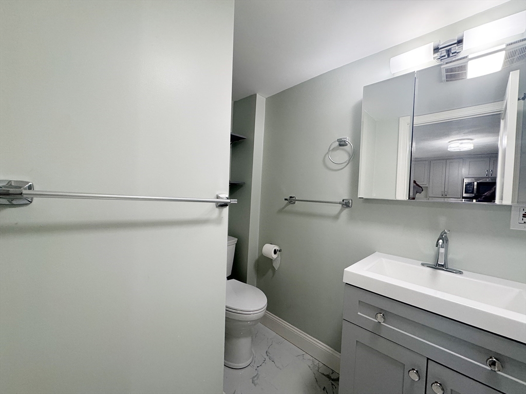 7 Sumner Place, Unit 2 Boston, MA 02128 - Photo 10 of 17
