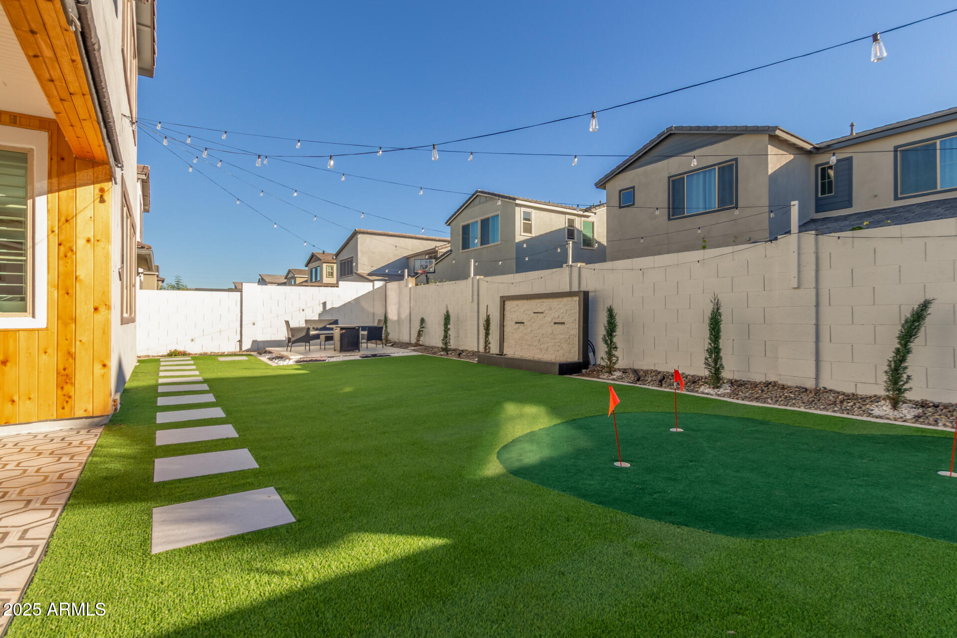 1501 East Rakestraw Lane Gilbert, AZ 85298 - Photo 52 of 71 a front view of house with yard