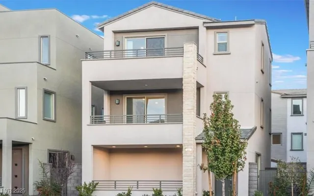 $2,600 | 660 Clowder Spring Way, Las Vegas, NV 89138