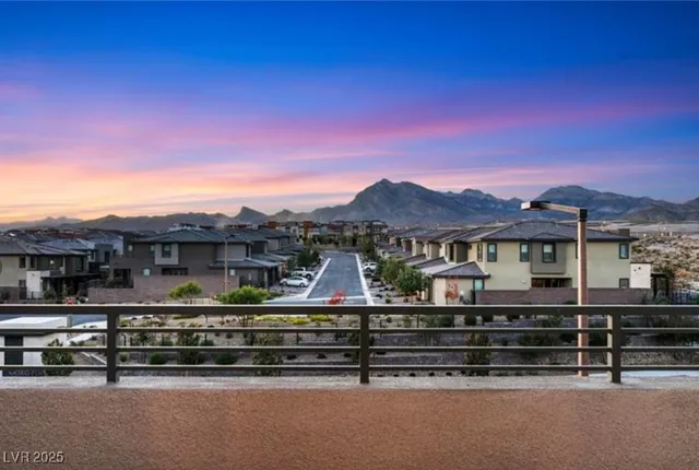 $2,600 | 660 Clowder Spring Way, Las Vegas, NV 89138