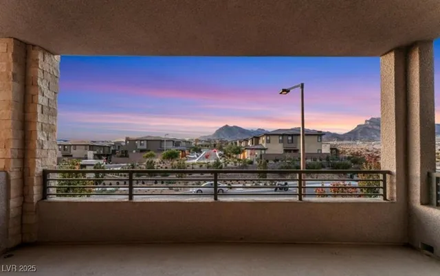 $2,600 | 660 Clowder Spring Way, Las Vegas, NV 89138