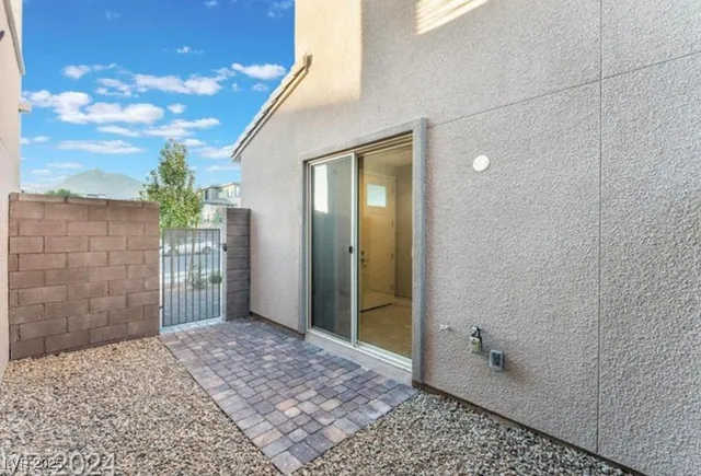 $2,600 | 660 Clowder Spring Way, Las Vegas, NV 89138