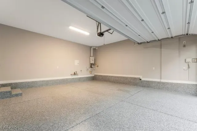 $2,600 | 660 Clowder Spring Way, Las Vegas, NV 89138