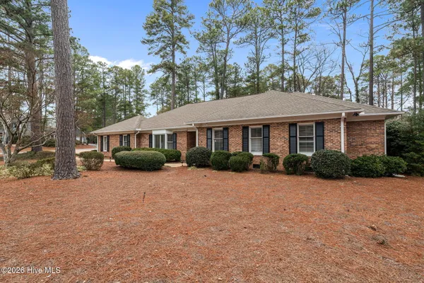 $594,500 | 165 Doral Drive, Pinehurst, NC 28374