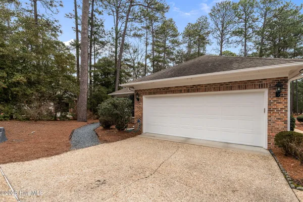 $594,500 | 165 Doral Drive, Pinehurst, NC 28374