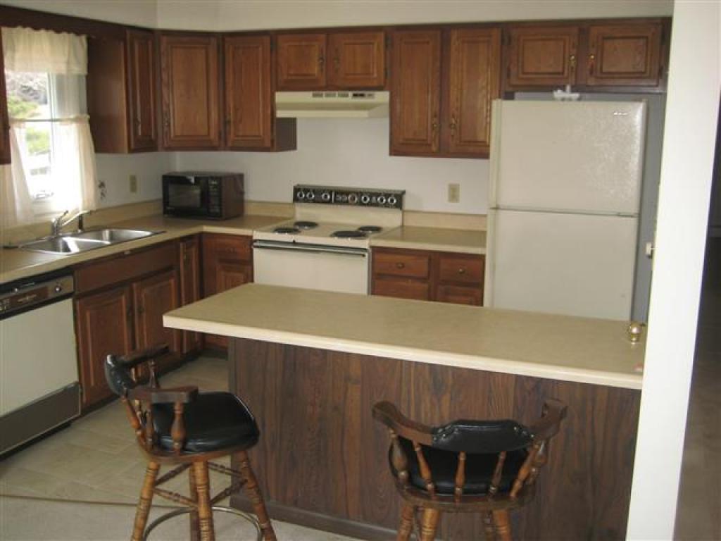 4 Barley Field Place, Unit 4 Rutland, VT 05701 - Photo 5 of 14