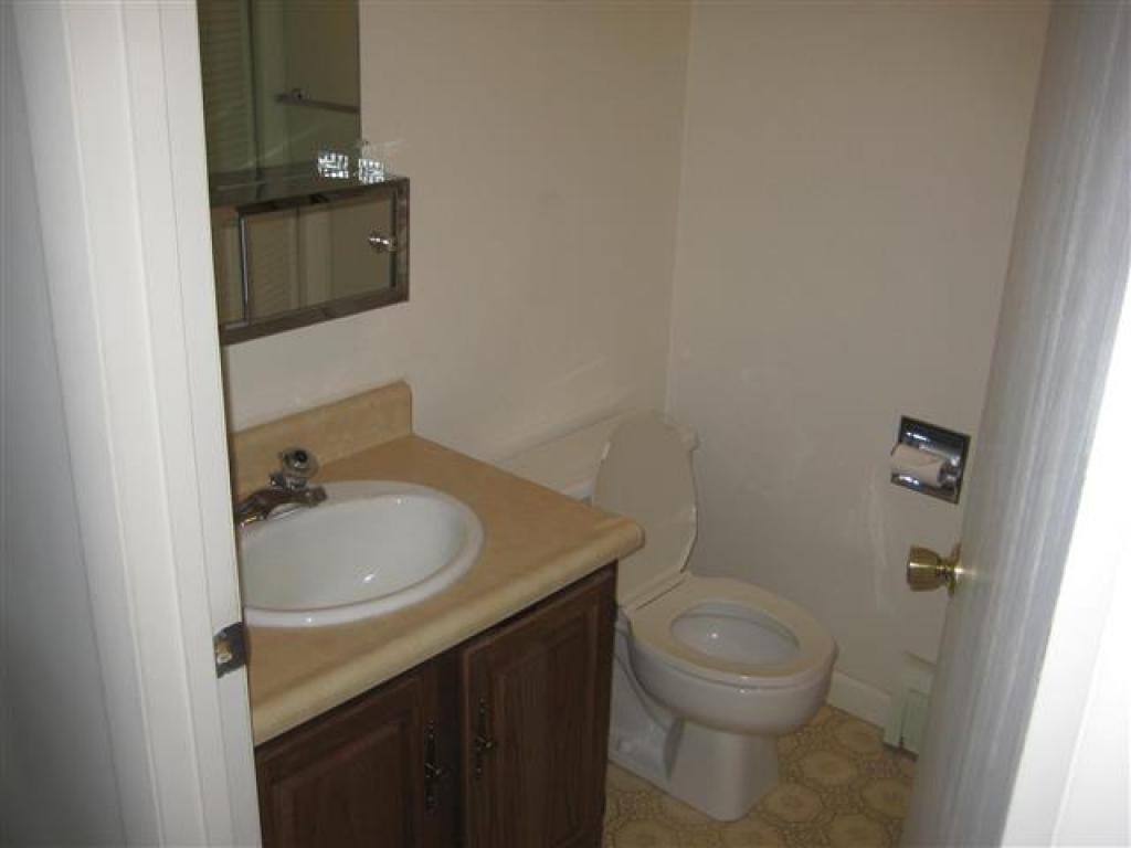 4 Barley Field Place, Unit 4 Rutland, VT 05701 - Photo 8 of 14