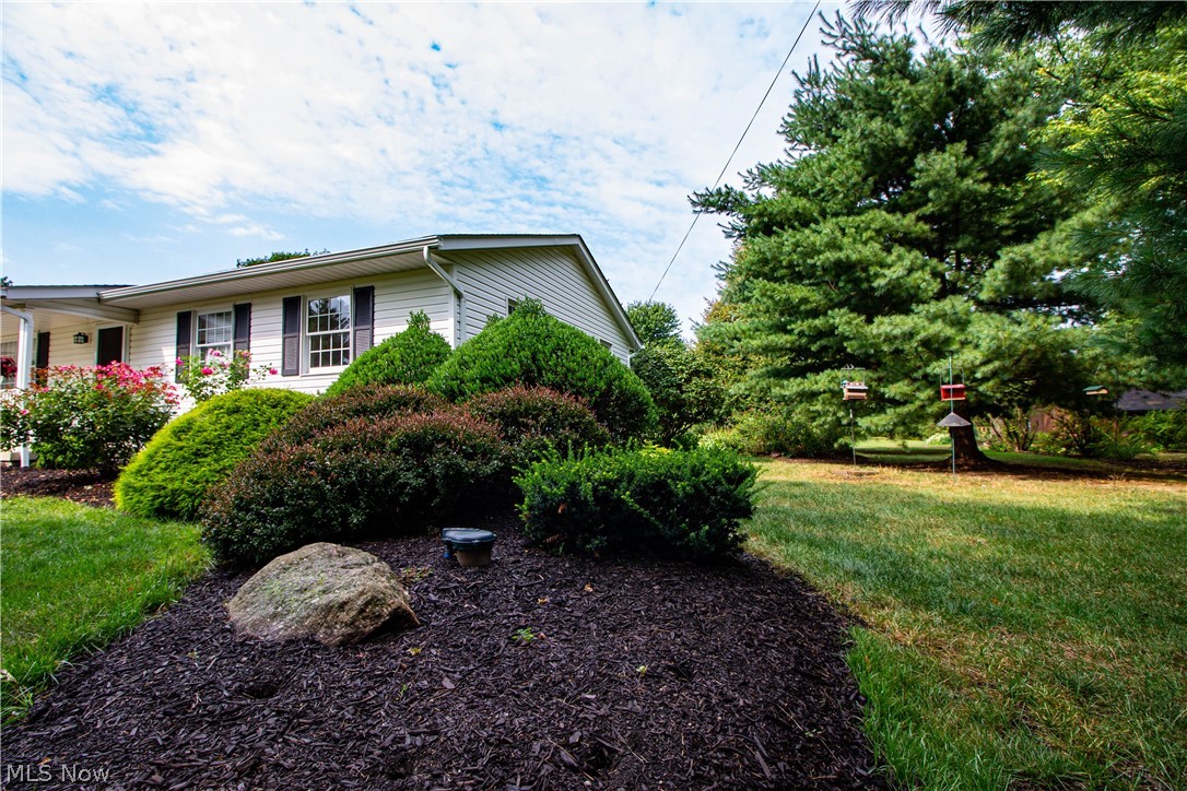 7826 Hartman Road Wadsworth, OH 44281 - Photo 12 of 30