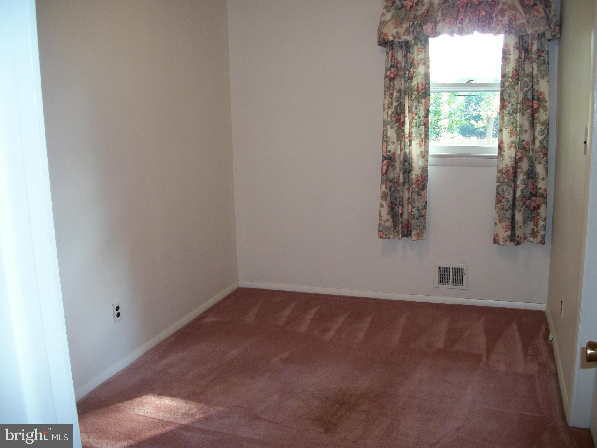 4309 Holly Ridge Road Rockville, MD 20853 - Photo 17 of 24 Bedroom