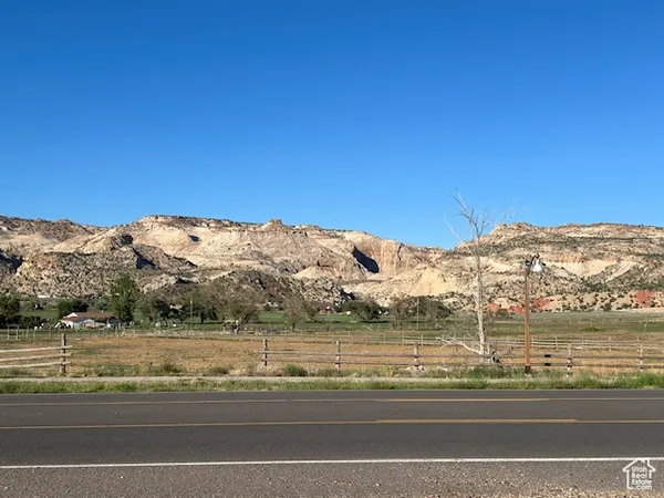 $330,000 | 355 East Utah State Highway, Escalante, UT 84726