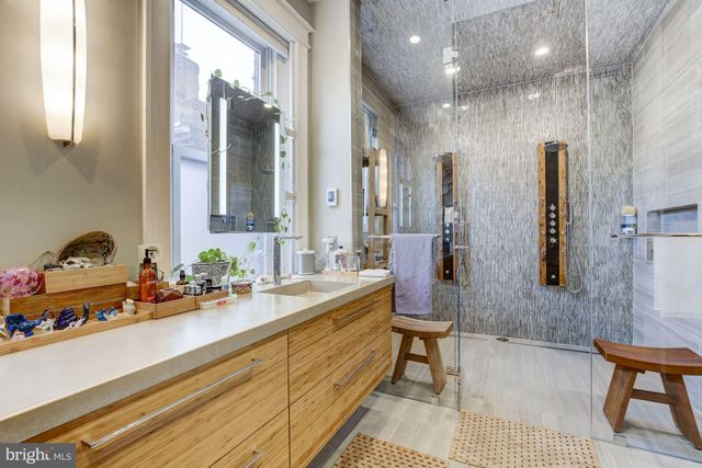 $3,399,000 | 506 A Street Southeast, Washington, DC 20003