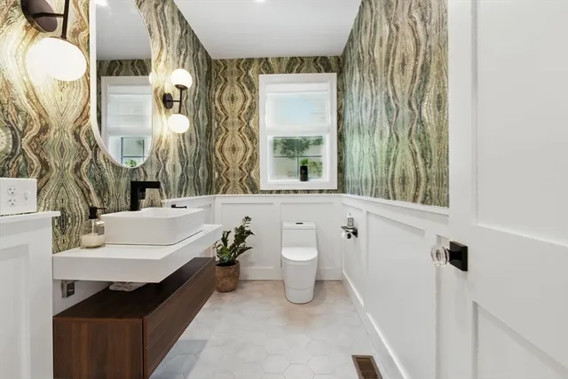 $2,499,999 | 60 Claybrook Road, Dover, MA 02030