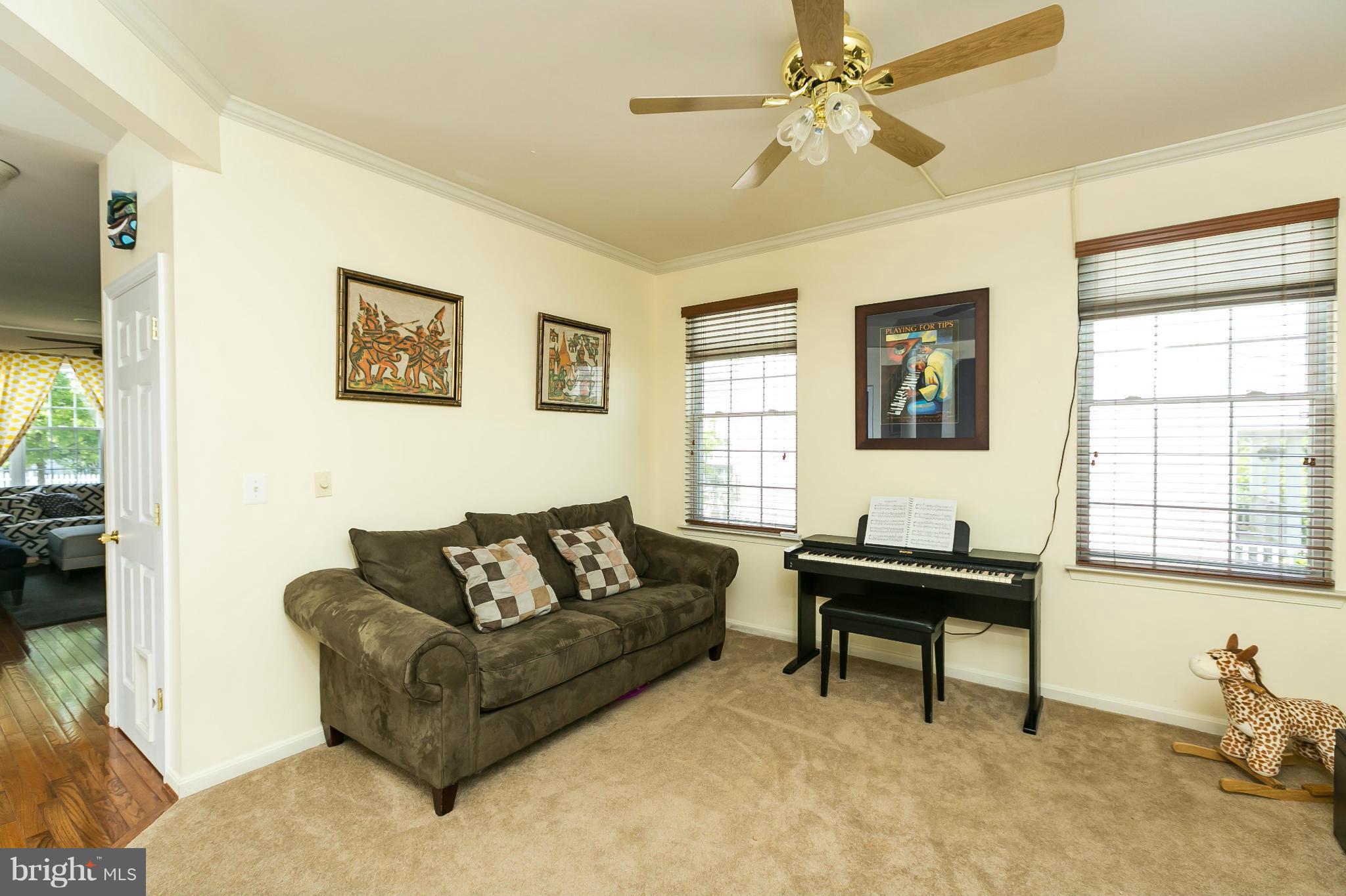 1908 Mars Run Road Baltimore, MD 21221 - Photo 5 of 30 Living Room