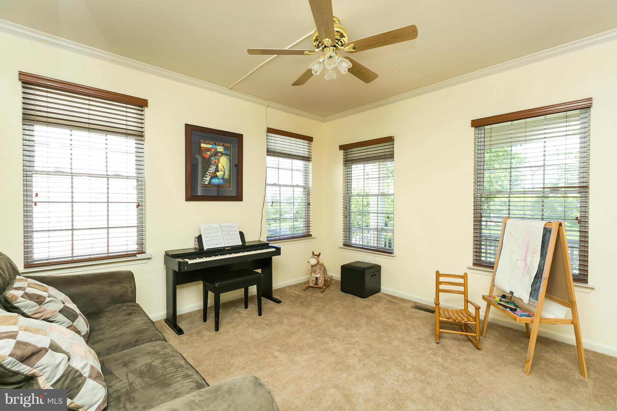 1908 Mars Run Road Baltimore, MD 21221 - Photo 6 of 30 Living Room