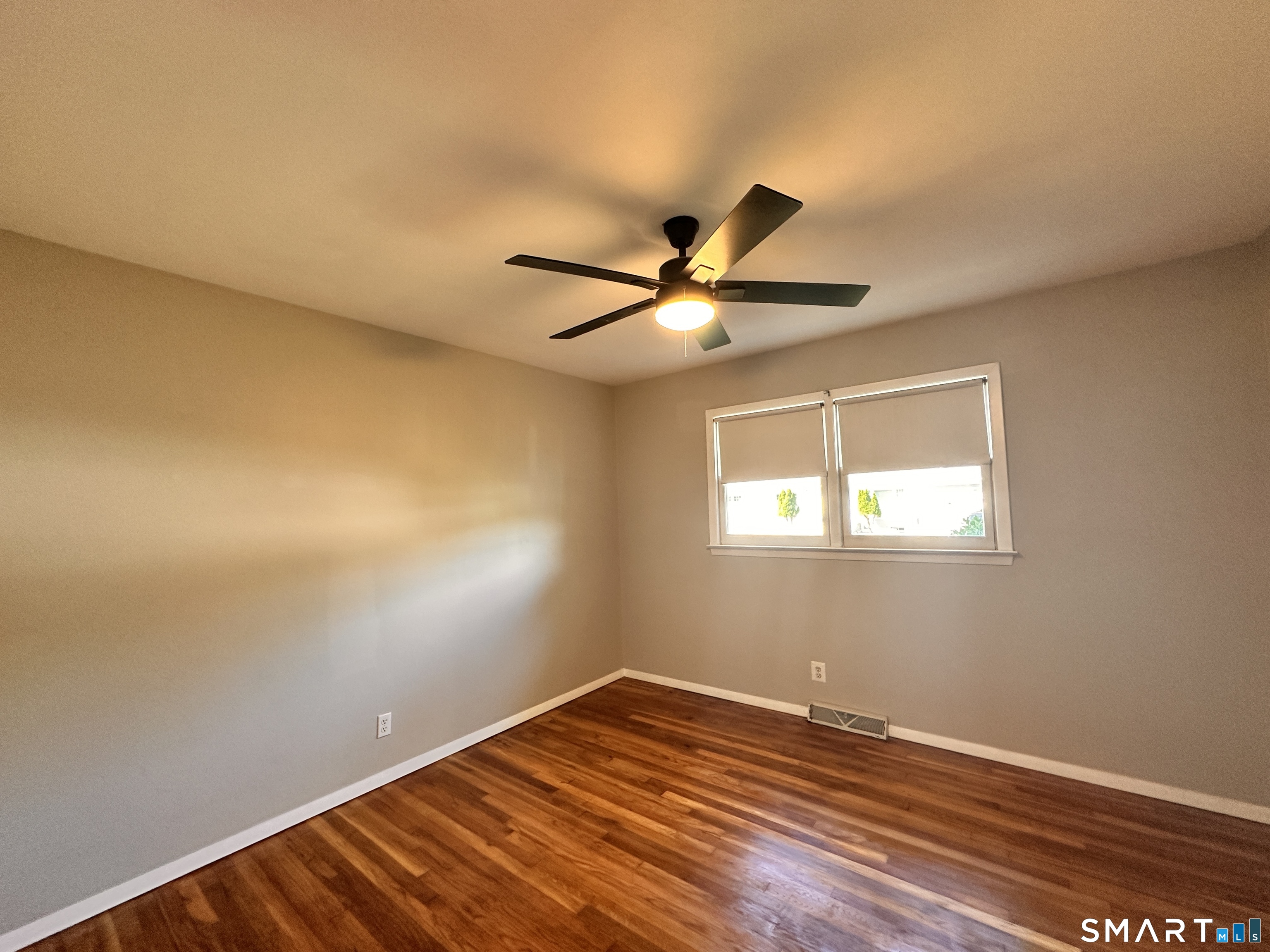 23 Robin Road West Haven, CT 06516 - Photo 14 of 27
