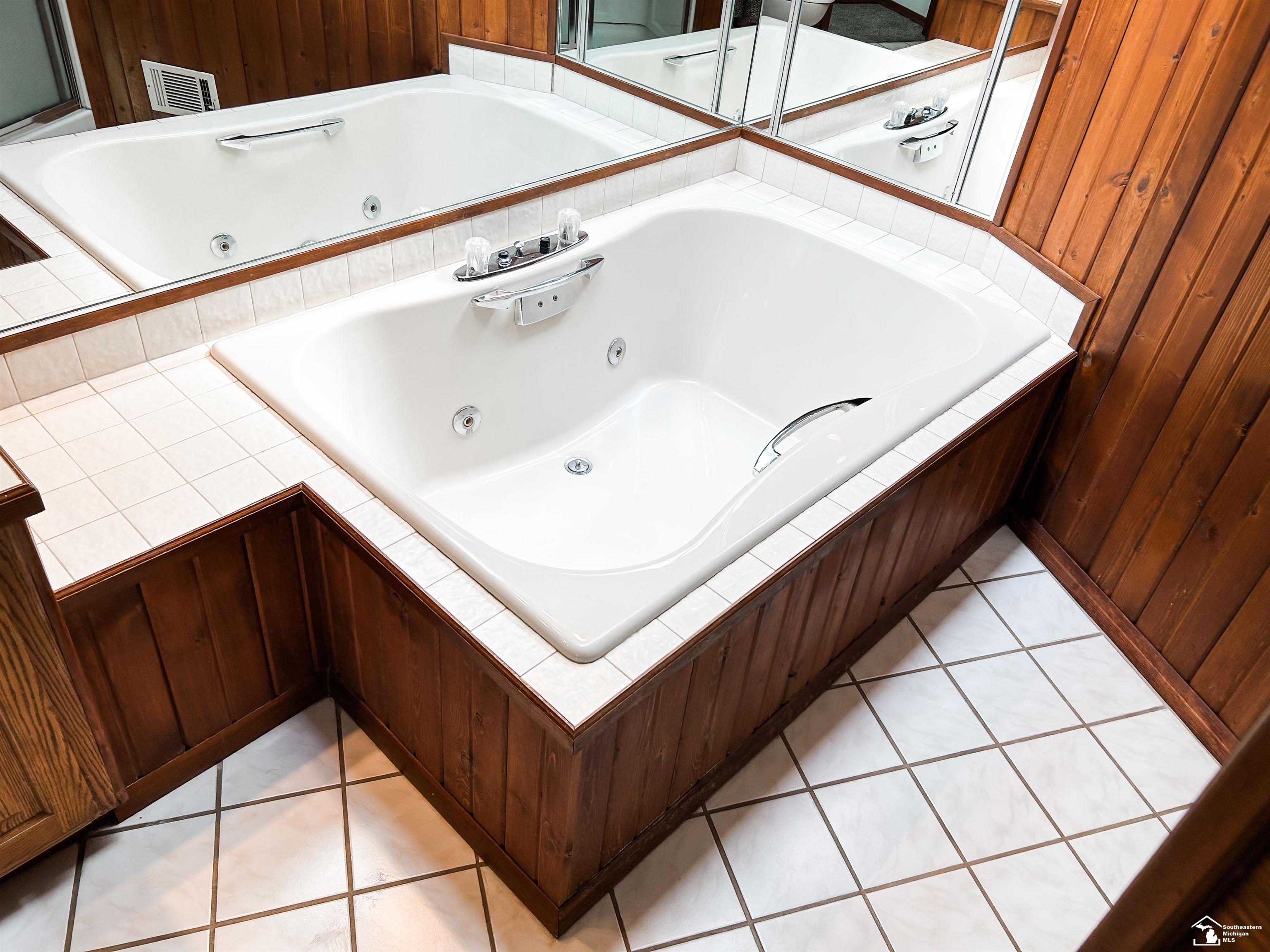 7624 Adler Road Lambertville, MI 48144 - Photo 48 of 64 50109796-47.JPG