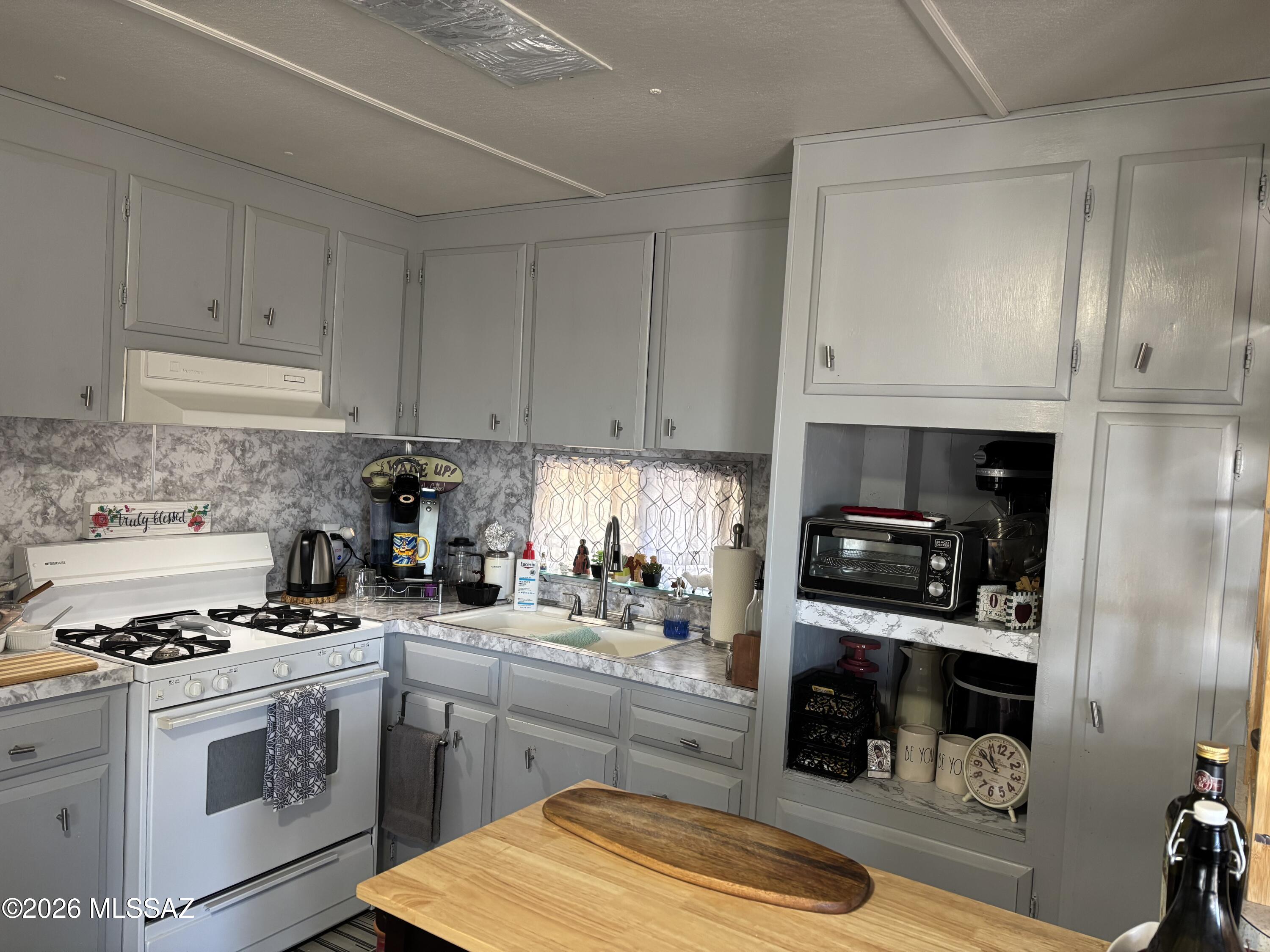 4315 North Flowing Wells Road, Unit 59 Tucson, AZ 85705 - Photo 10 of 23 Kitchen