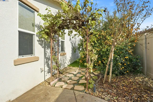 $540,000 | 2443 Plumcreek Lane, Manteca, CA 95336