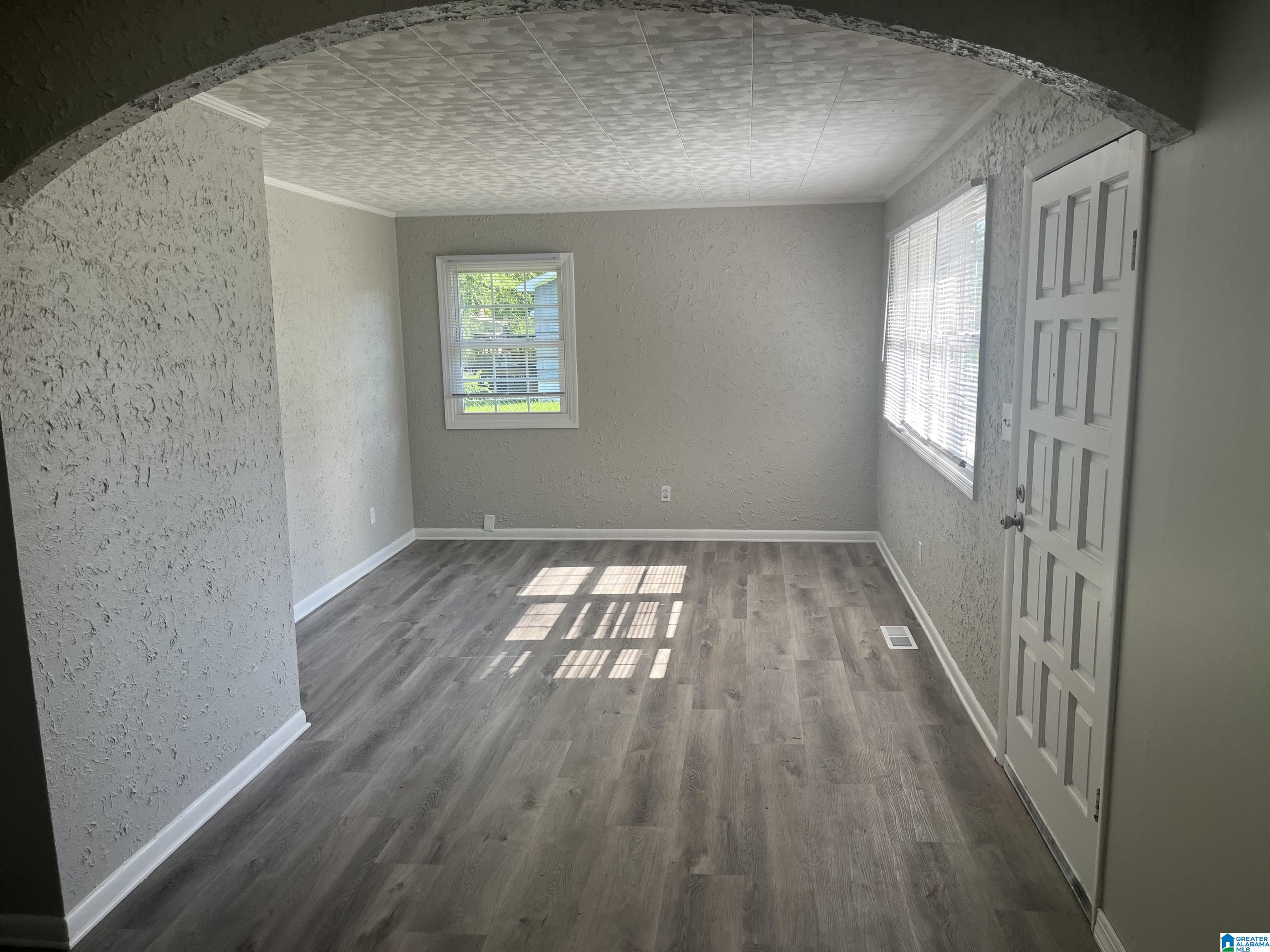 1624 16th Way Southwest Birmingham, AL 35211 - Photo 4 of 26