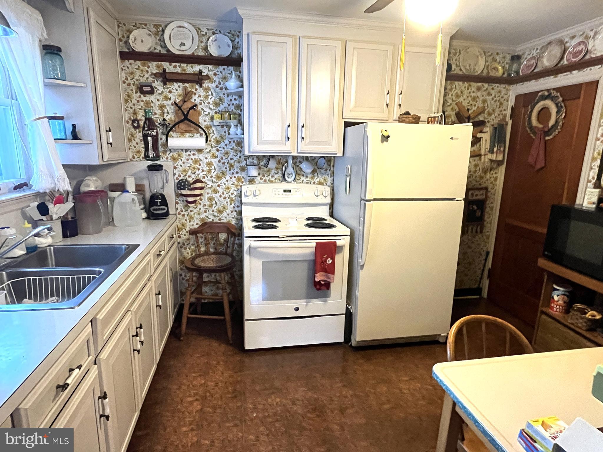 418 Cherry Street Lititz, PA 17543 - Photo 3 of 4