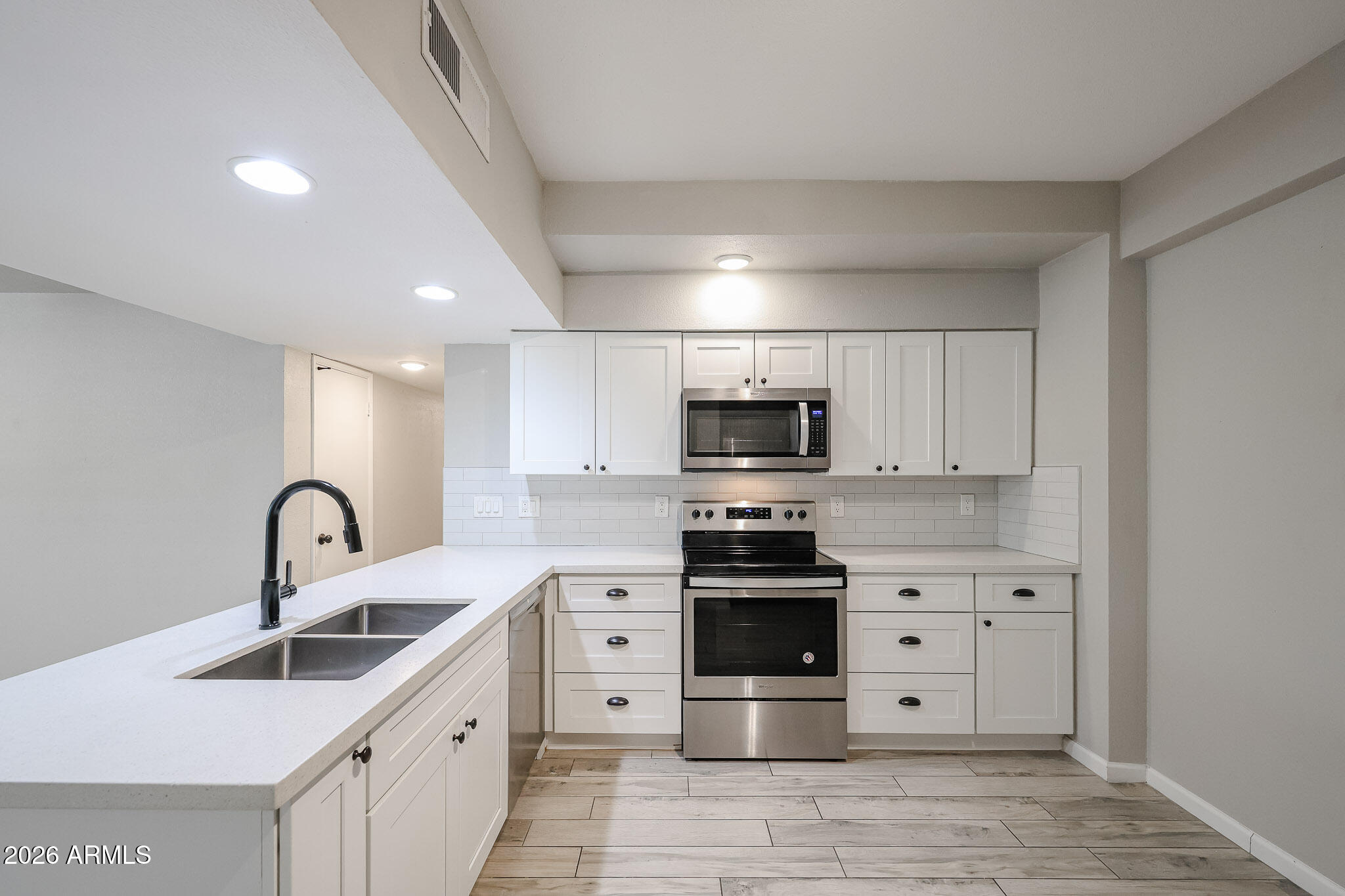 351 East Thomas Road, Unit D201 Phoenix, AZ 85012 - Photo 22 of 43